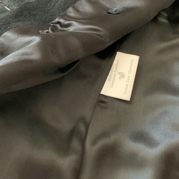 Danier, black, double-breasted, suede blazer. Women’s size XS. - Picture 4 of 5